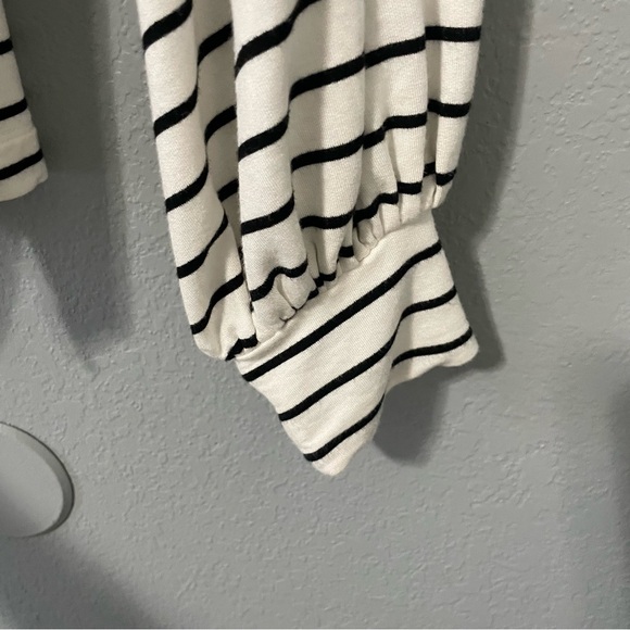 CAbi 5746 Relax Game Day Striped Long Sleeve Top Sweatshirt Black White Large - Picture 11 of 15